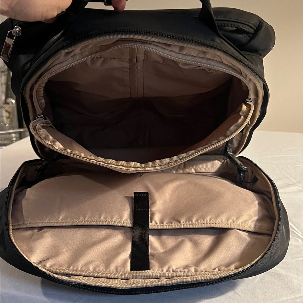 Tumi Sydney Compact Carry On - Picture 9 of 11